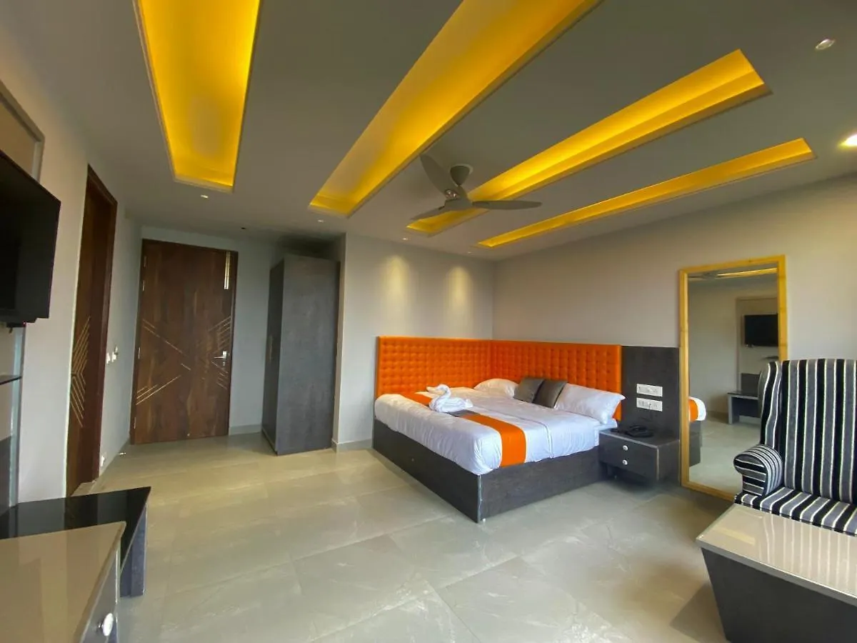 The Westberry 50Mtrs Offroading And 50 Mtrs Nature Path Bed and Breakfast Shimla 0*,  India