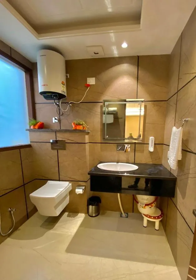 Bed & Breakfast The Westberry 50Mtrs Offroading And 50 Mtrs Nature Path Bed and Breakfast Shimla